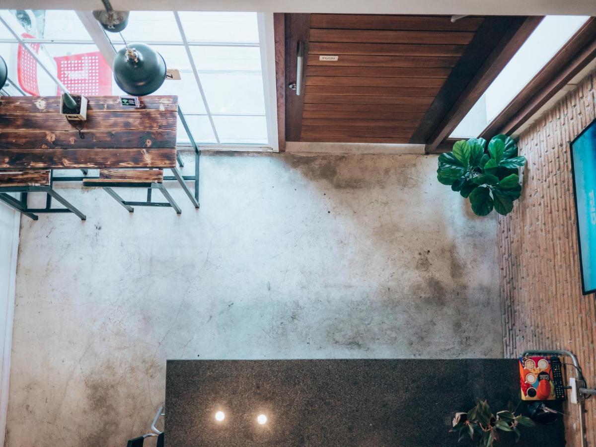 Haus Sathorn 11 Residence Bangkok Exterior photo